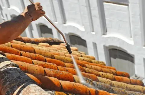 Nettoyage de toitures - Saint-Julien-de-Chédon